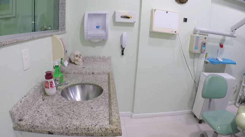 Foto 3 de Clínica JJ Rocha Gonçalves | Periodontia | Implantes | Prótese Dentária | Campos dos Goytacazes RJ