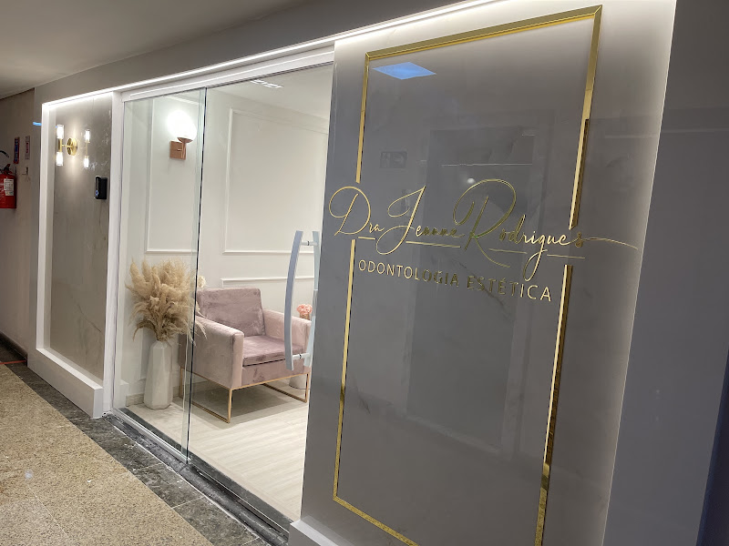 Foto 8 de Clínica Juliana Guedes - Facetas de Resina, Lente de Contato Dental e Clareamento | Dentista em Natal RN