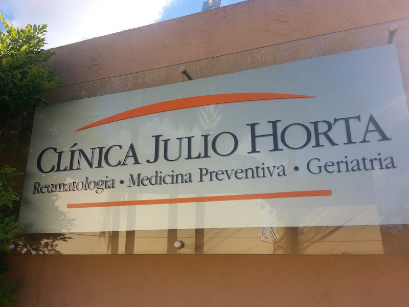 Foto 2 de Clínica Julio Horta