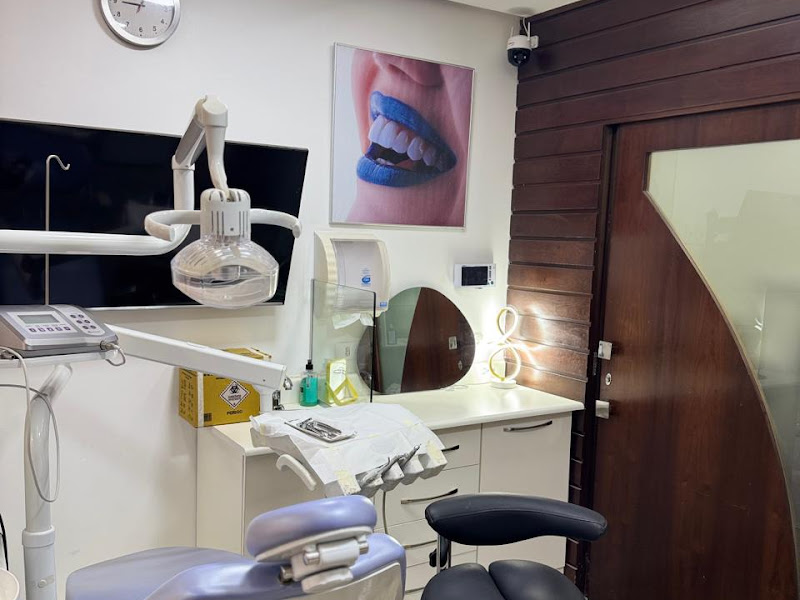 Foto 6 de Clínica L'or | Harmonização Facial e Corporal - Odontologia