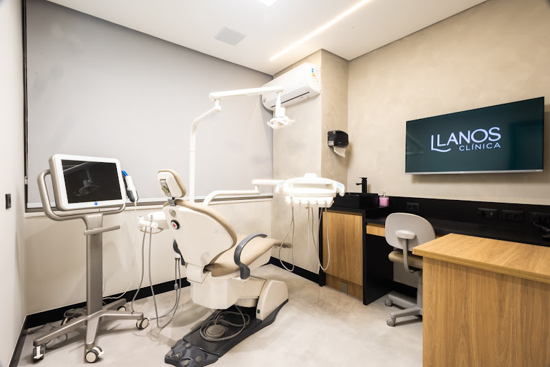 Foto 3 de Clínica Llanos Odontologia - Dentista Av. Paulista - Implantes