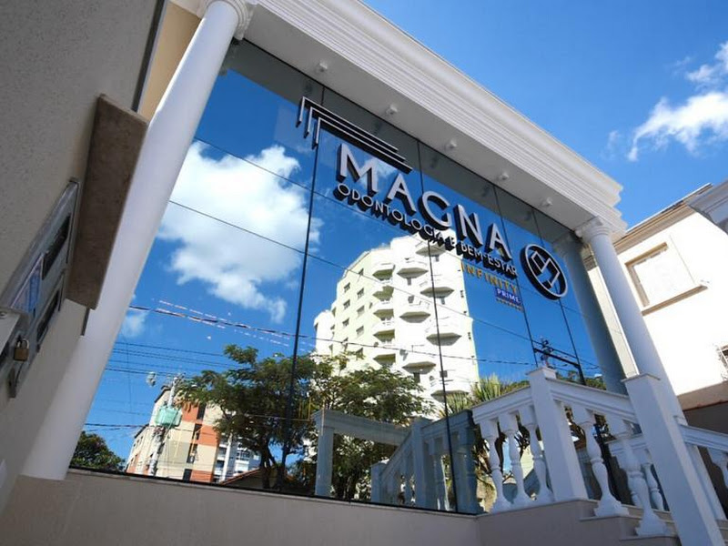 Foto 2 de Clínica Magna | Implante Dentário | Prótese Protocolo | Invisalign | Alinhadores | Clínica Odontológica Poços de Caldas