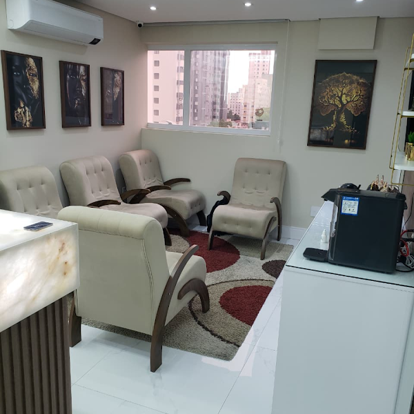 Foto 2 de Clínica Maziero | Implante Dentário | Lentes de Contato Dental | Clareamento Dental