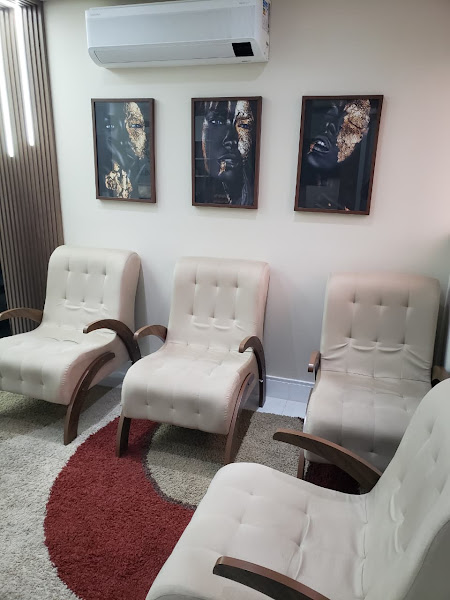 Foto 3 de Clínica Maziero | Implante Dentário | Lentes de Contato Dental | Clareamento Dental