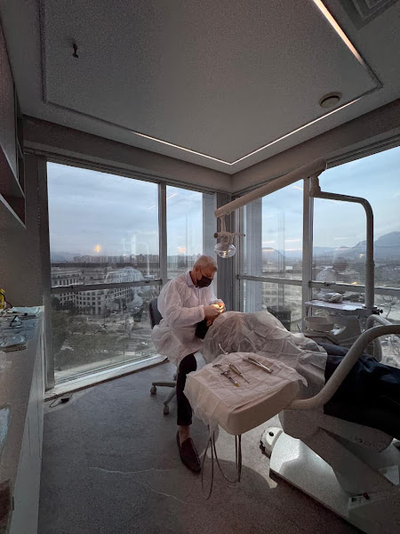 Foto 2 de Clínica Moretti & Carraro | Implantes Dentários | Odontologia Barra da Tijuca