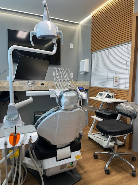Foto 3 de Clínica Odontológica Dr. Ezemir Guimarães – Implantes Dentários e Estética