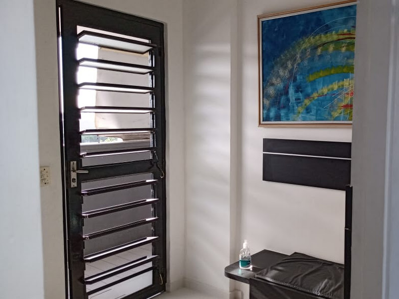 Foto 8 de Clínica Odontológica Dr. Ezemir Guimarães – Implantes Dentários e Estética