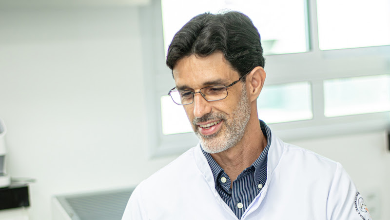 Foto 2 de Clínica Odontológica Dr. Marcus Brêda em Jatiúca Maceió, Plano De Saúde, Extração do Siso, Implante Dentário, Cirurgia