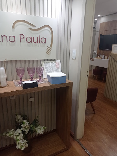 Foto 3 de Clinica Odontológica Dra. Ana Paula - Implante Dentário, Tratamento de Canal, Ortodontia