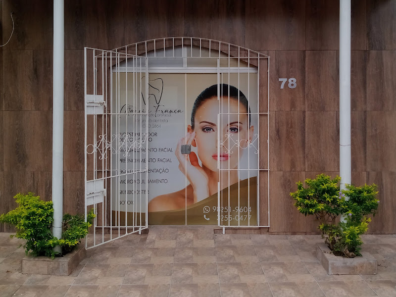 Foto 6 de Clinica odontológica Dra Marcia Garcia - Dentista, implante dentário, clareamentos dentário, lentes de contato .