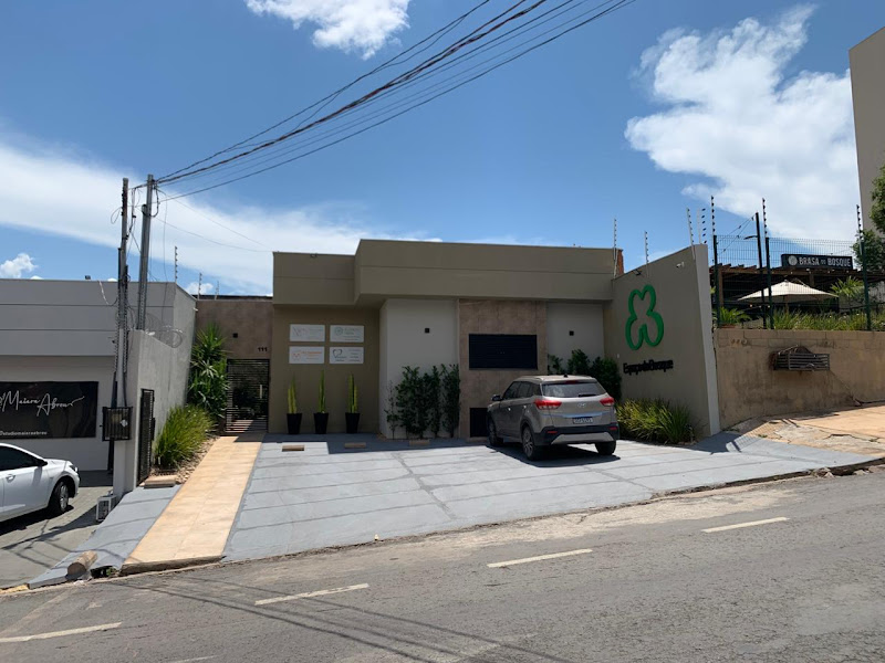 Foto 2 de Clínica Odontológica Dra. Ruama Melo - Facetas em Resina, Aparelhos, Alinhadores, Implantes e Próteses | Dentista em Cuiabá