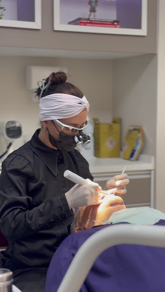 Foto 3 de Clínica Odontológica Dra. Ruama Melo - Facetas em Resina, Aparelhos, Alinhadores, Implantes e Próteses | Dentista em Cuiabá