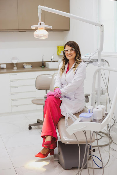 Foto 3 de Clinica Odontológica Freire - Clareamento dental | Implantes Dentários | Limpeza | Restauração