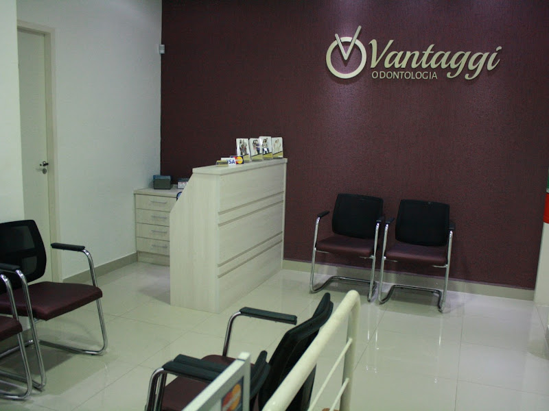 Foto 7 de Clinica Odontológica Freire - Clareamento dental | Implantes Dentários | Limpeza | Restauração