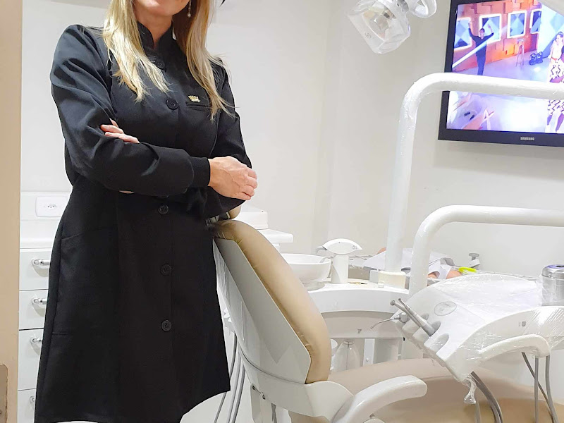 Foto 3 de Clínica Odontologica - INSTRON - INSTITUTO DE TRATAMENTO ODONTOLÓGICO ORTOGNÁTICA E IMPLANTES