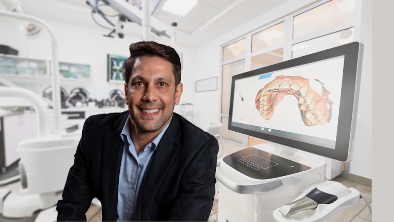 Foto 2 de Clínica Odontológica Salvadori | Implantes Dentários e Próteses