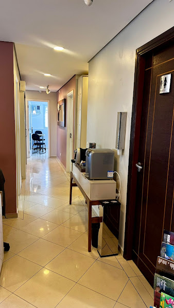 Foto 3 de Clinica Odontológica Valença Camargo - Implantes Dentários, Aparelhos Ortodônticos Vila Emir - Interlagos