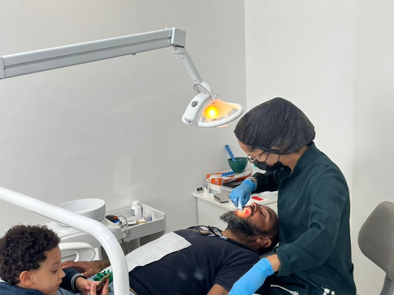 Foto 8 de Clínica Odontomédica