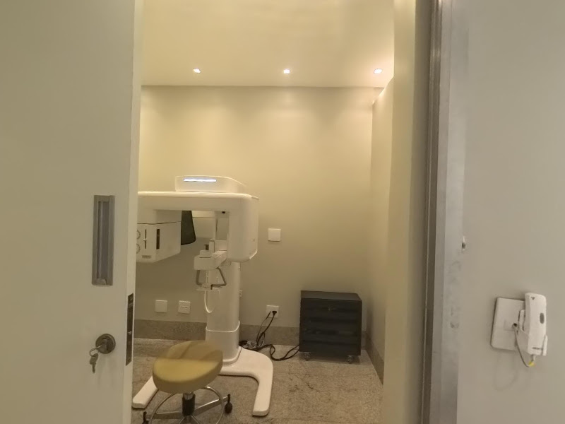 Foto 2 de Clínica OdontoParra - Dentista em Jaú - Aparelho Ortodôntico e Invisalign - Implantes Dentários