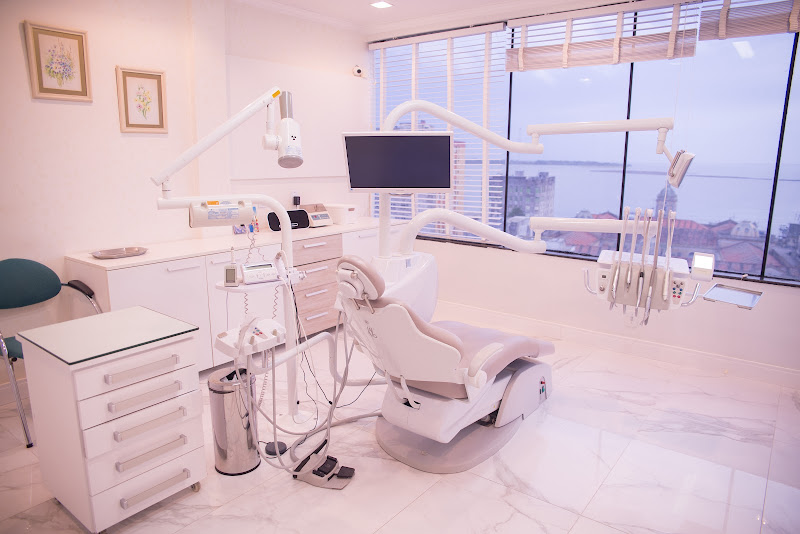 Foto 3 de Clínica Pazin Rio Grande Centro - Protocolo Implante Clareamento