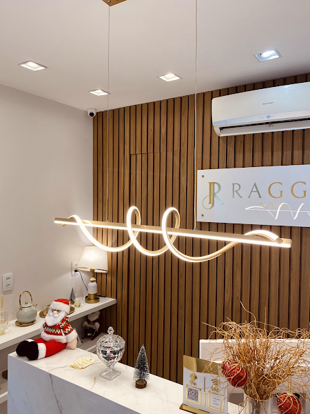 Foto 2 de Clínica Raggi | Harmonização facial | Lipo de papada