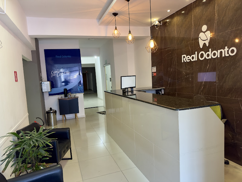 Foto 2 de Clínica Real Odonto | Dr. João Paulo | Clareamento dentário| Aparelho dentário | Restauração | Protése | Facetas