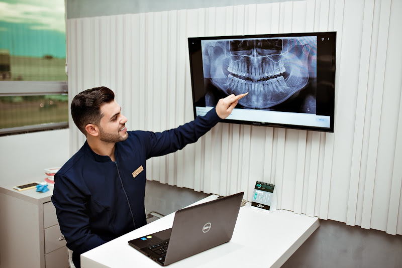 Foto 3 de CLÍNICA RENOVA ODONTOLOGIA