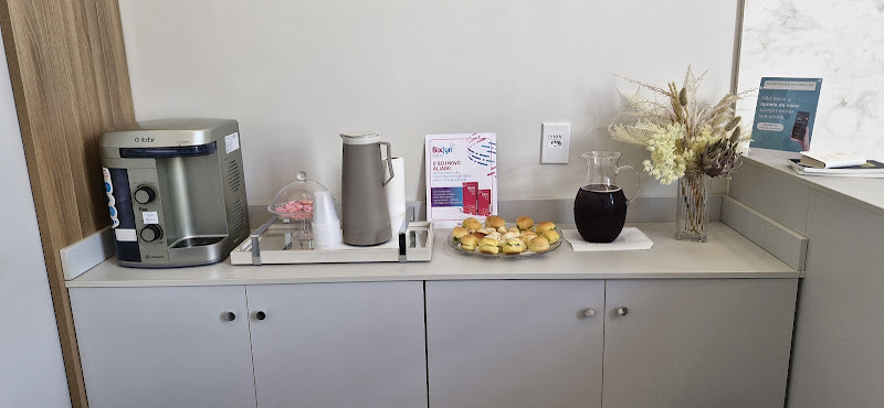 Foto 3 de Clínica Rhinos - Dr. Caster Ruela