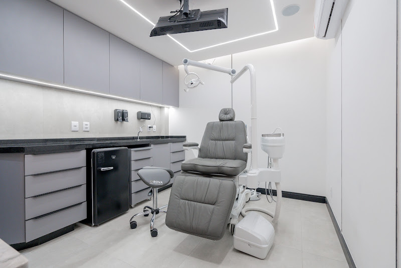 Foto 2 de Clínica Rova: Dentista, Implante Dentário, Ortodontia, Endodontia em Fortaleza CE