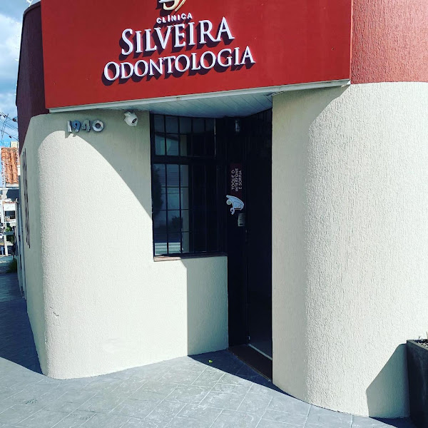Foto 2 de Clínica Silveira Odontológica - Especialistas em implantes e protocolos
