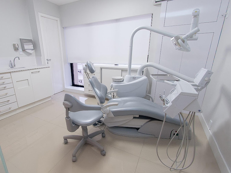 Foto 8 de Clínica Sorrindo Odontologia Estética São Leopoldo Invisalign Implante Dentário Lente Contato Dental Botox Ronco Apneia