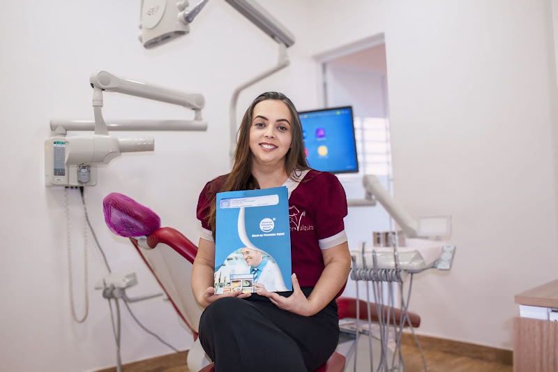 Foto 2 de Clínica Valident | Dentista em Osasco Dra. Valquiria | Neodent Implantes, Endodontia, Prótese em Osasco