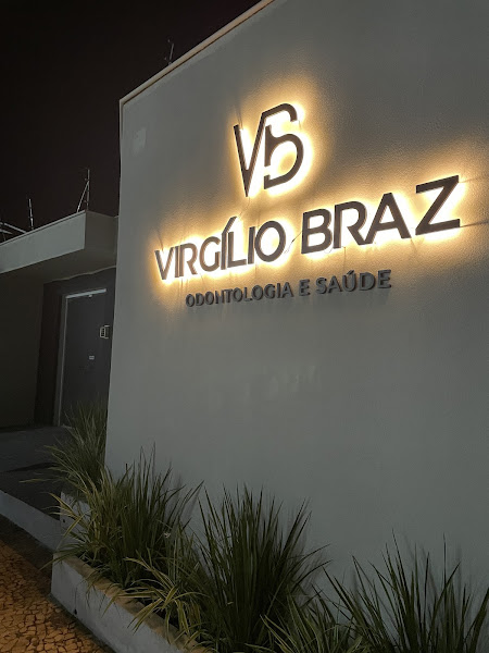 Foto 3 de Clínica Virgílio Braz Odontologia | Implantes Dentários | Prótese | Lente de contato | Dentista | Araçatuba
