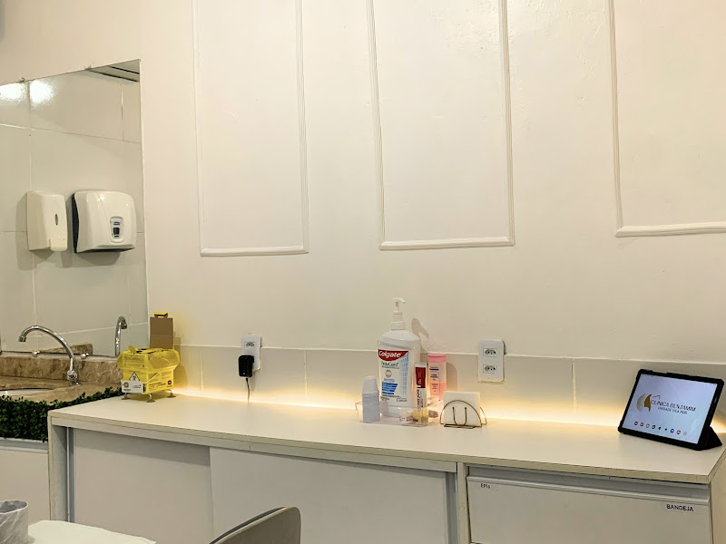 Foto 2 de Clínicas Benjamin- Unidade Maraponga. Dr Bendonias Saraiva. Dr Bruno Saraiva