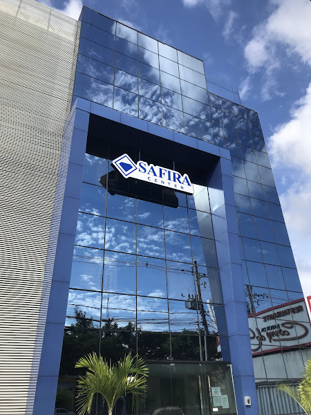 Foto 2 de COB Odontologia Integrada | Implante Dentário | Invisalign | Ponto Central | Feira de Santana - BA