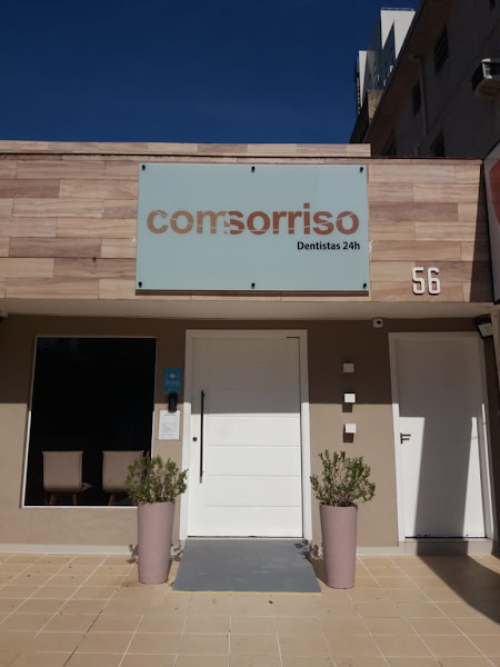 Foto 2 de Comsorriso Dentistas 24h - Ponta da Praia