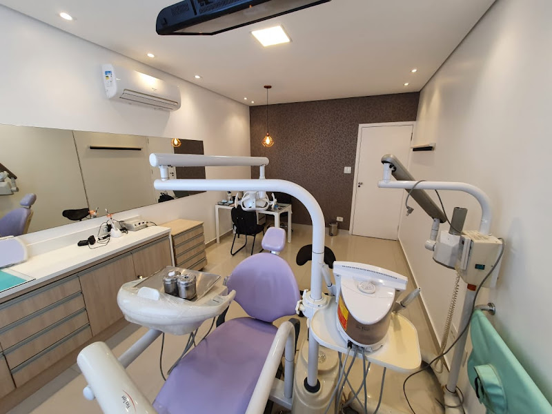 Foto 3 de Comsorriso Dentistas 24h - Ponta da Praia