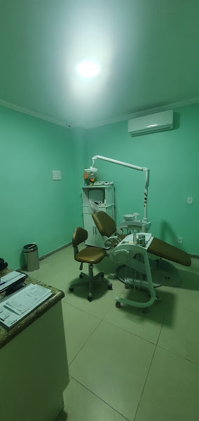 Foto 2 de Consultório Dentário Drª. Carla Aguiar e Dr. Filipe Aguiar em Cabuçu