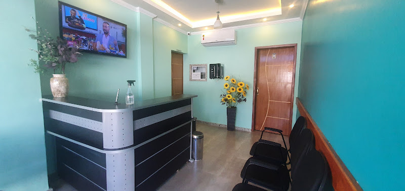 Foto 3 de Consultório Dentário Drª. Carla Aguiar e Dr. Filipe Aguiar em Cabuçu