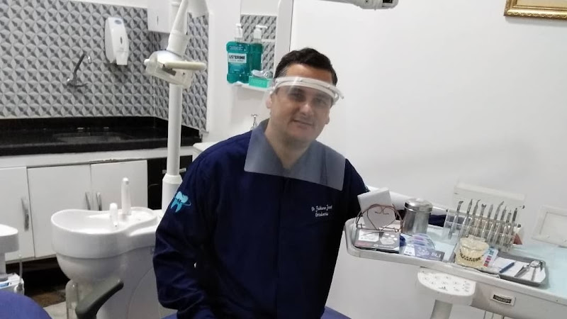 Foto 2 de Consultório Dentário Dr. Fabiano José cro-rj 28816