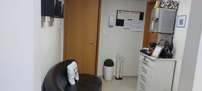 Foto 3 de Consultório Dentário Dra Bianca Schmidt, Dra Claudia Bento e Dr Antonio Lorenzon