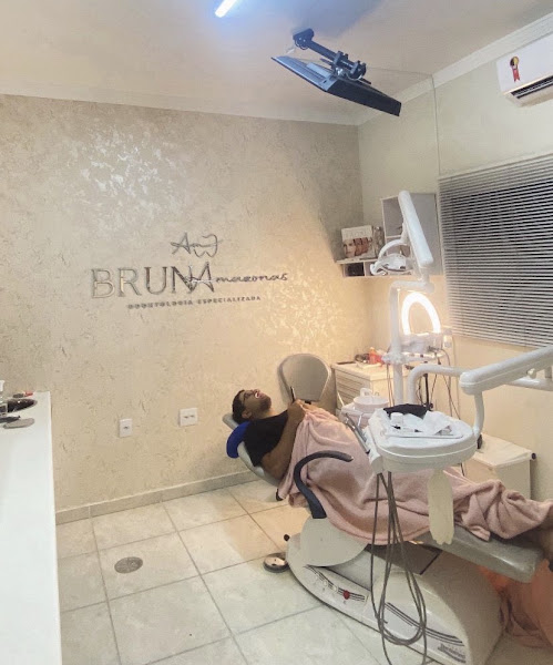 Foto 2 de Consultório Dentista Dra Bruna Amazonas Aloise