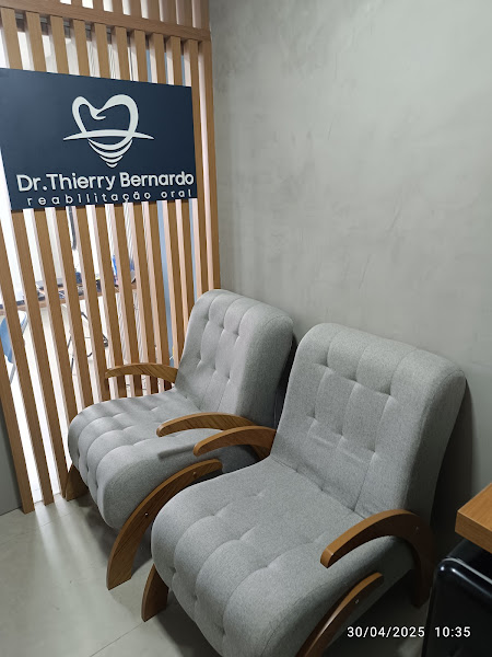 Foto 2 de Consultório Dr. Thierry Bernardo – Reabilitação Oral em São Cristóvão