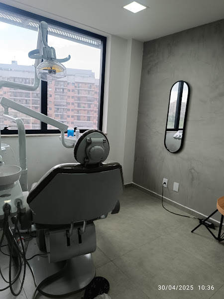 Foto 3 de Consultório Dr. Thierry Bernardo – Reabilitação Oral em São Cristóvão