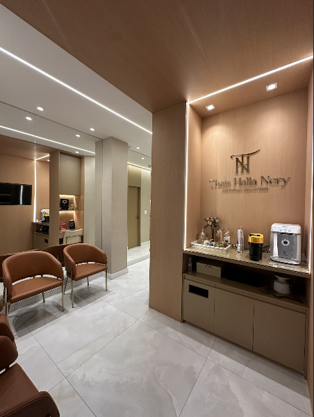 Foto 3 de Consultório Dra Thais Halla Nery - Dentista em Salvador