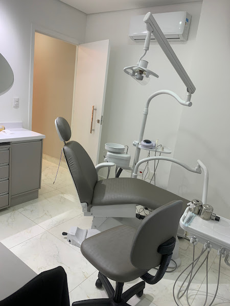 Foto 2 de Consultório Liberato Vieira - Odontologia em Praia Grande - Implantes Dentários | Lentes em Resina