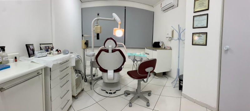 Foto 2 de CONSULTÓRIO MENEGAZ ODONTOLOGIA - CRO 110.624