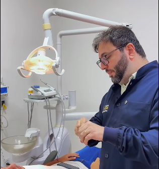 Foto 2 de Consultório Odontológico Andrei Rosa | Dentista em Cuiabá | Extração de sisos | Implante dentário | Prótese dentária