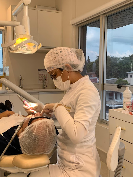 Foto 2 de Consultório odontológico | Dentista - Dra. Paola Patricia | Clareamento| Facetas| Restauração| Extração