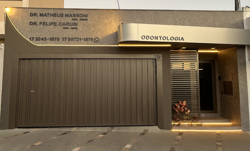 Consultório Odontológico Dr. Felipe Carusi e Dr. Matheus Massoni